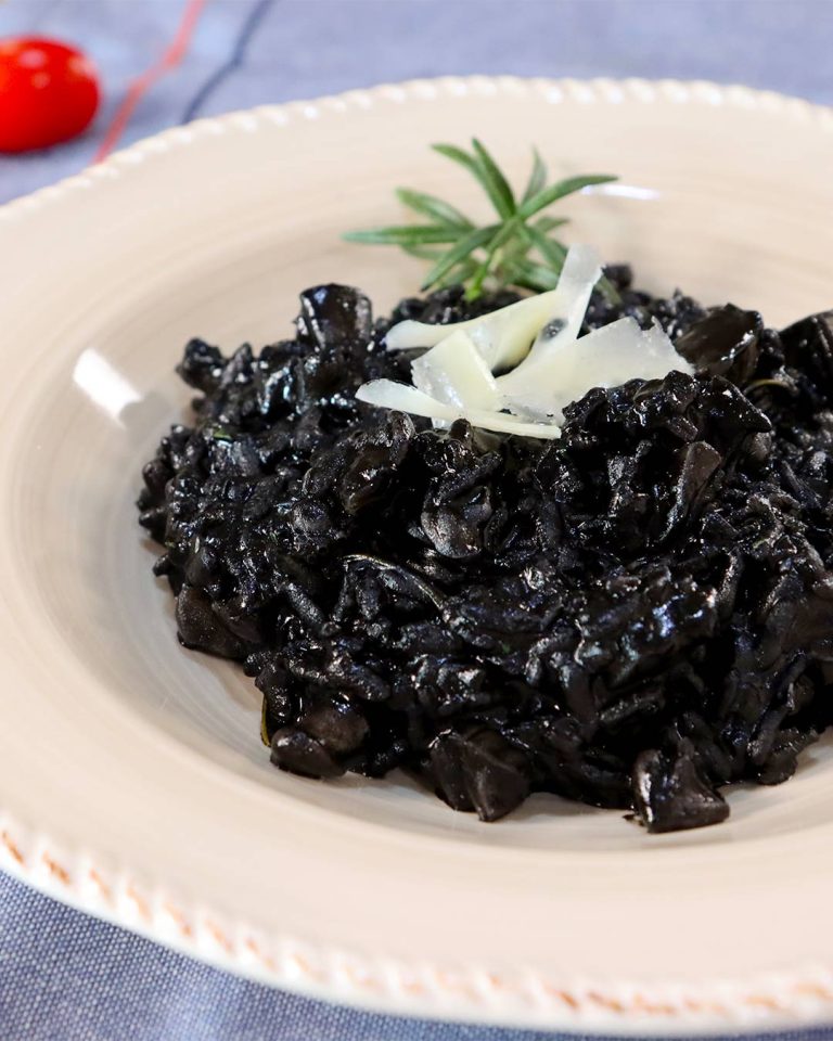 How To Cook Crni Rizot - Enjoy Delicious Black Risotto Recipe