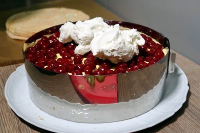 assembling icy wind cake