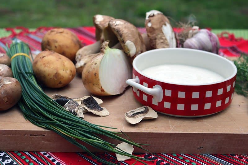 mushroom-goulash-ingredients mushroom goulash ingredients