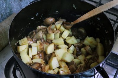 mushroom and potato goulash